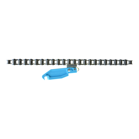 Cadena completa con arrastrador azul y muelle